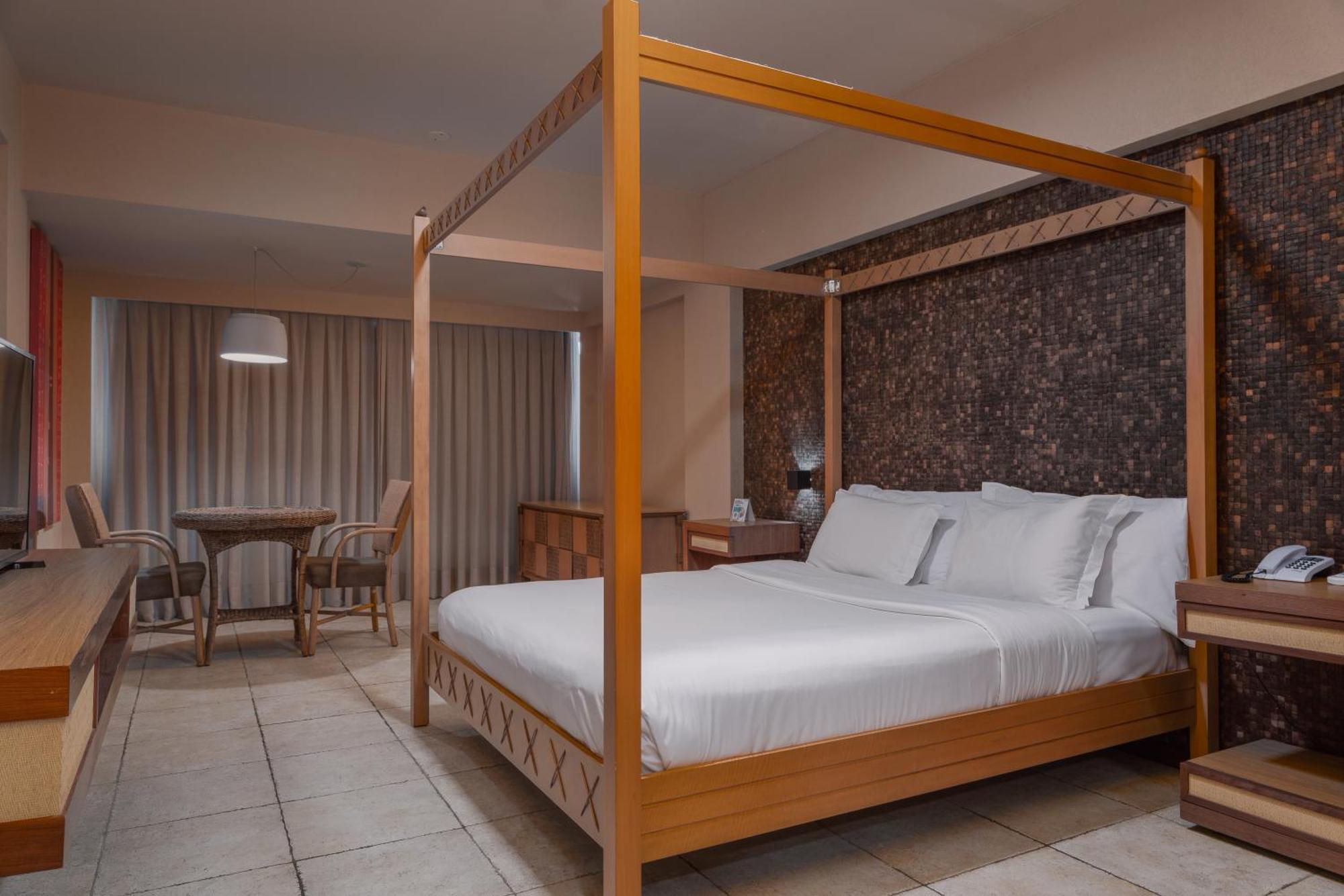 Ritz Lagoa Da Anta Hotel & Spa Масейо Екстер'єр фото A room at the hotel