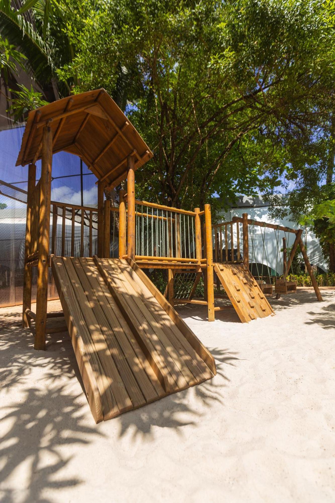Ritz Lagoa Da Anta Hotel & Spa Масейо Екстер'єр фото Playground at the zoo